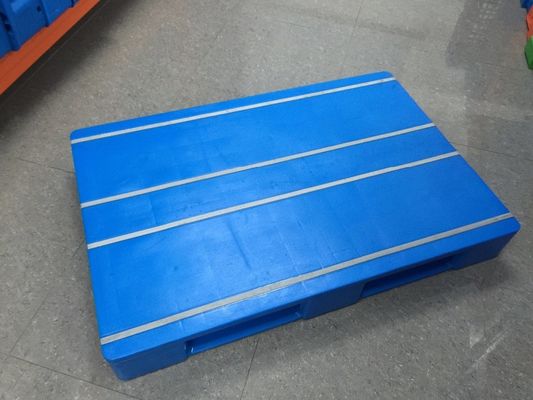 Hygienic 3 Runner Plastic Pallet Reinforced Flat Racking for Racking Load of 1200 kg